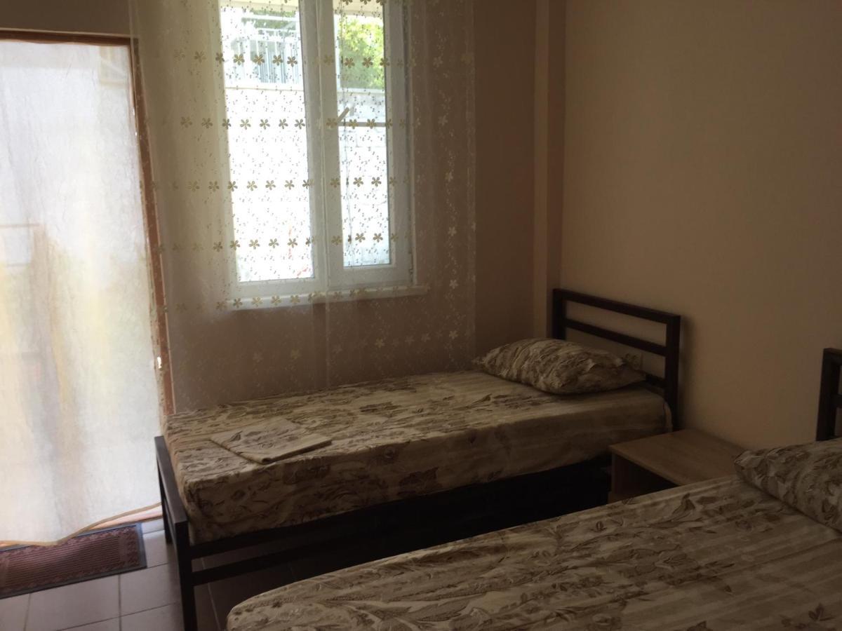 Hôtel Гостевой Дом Колибри à Gagra Extérieur photo